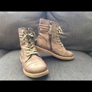 BearPaw Zip-Up Ankle Boots